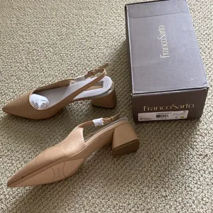 NEW Franco Sarto Racer Pumps Short Heels Sling backs Nude Size 8 NIB thumbnail 3