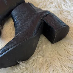 Steve Madden Julianne Black Crocodile Boots thumbnail 3