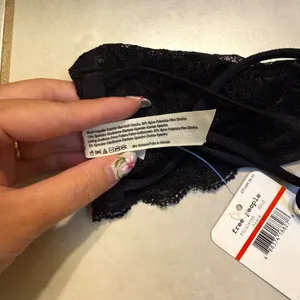 NWT $20 Free People Black Essential Lace Side-Boning Pullover Bandeau XS thumbnail 7