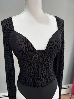 Black Lulu's Leopard Print Velour L/S Bodysuit Size S EUC thumbnail 3