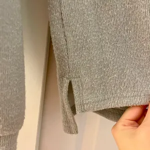 Abercrombie Soft Cozy V-Neck Sweater, Gray/Mint Green, Size XS, EUC thumbnail 4