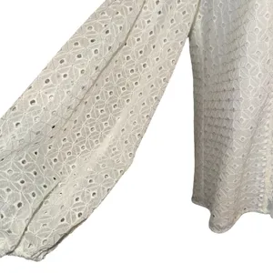 WHITE HOUSE BLACK MARKET White‎ Mock Neck L/S Eyelet Lined Blouse EUC Size 4 thumbnail 5