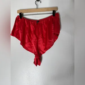 Victoria’s Secret Satin Camisole & Shorts Set Red Large‎ thumbnail 8
