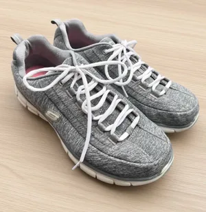Skechers Synergy 3.0 Gray Memory Foam Sneakers Women’s Size 10 thumbnail 1