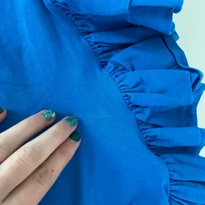 EUC ZARA women’s bright‎ blue off-shoulder ruffle sleeve fitted bodysuit large thumbnail 5