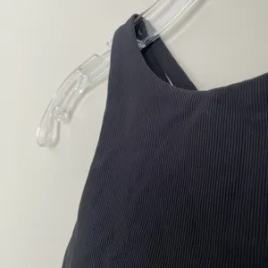 Lululemon Size 6 Black Energy Bra High Neck Long Line Ribbed Sports Bra Workout thumbnail 2