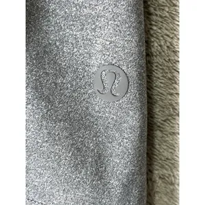 Lululemon On The Fly Short 2.5 Gray Size 6 Stretch Travel Running Athletic thumbnail 5