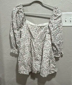Storia Floral Print Babydoll Blouse Puff Sleeves Square Neckline Size Medium thumbnail 1