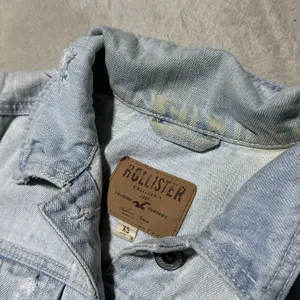 VaTg Y2K HOLLISTER Button Up Blue Jean Jacket Women's Size XS Denim Casual Coat thumbnail 2