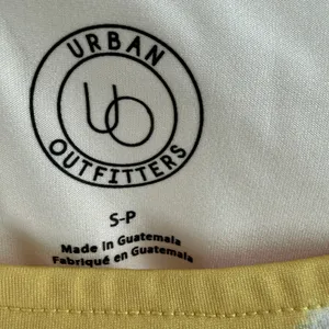 Urban Outfitters Tank SZ Small NEW Mercedes Daisy Graphic BoatNeck Yellow Y2K thumbnail 5