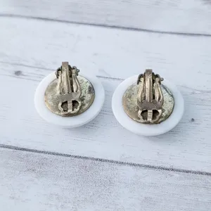 Vintage Clip On Earrings Retro Off White 1" Retro thumbnail 4