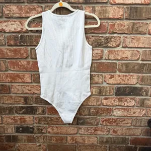 OQQ White Ribbed Bodysuit Size Large Stretch Thick Fabric NWOT thumbnail 4