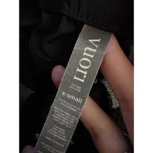 Vuori Miles Ankle Pant In Black Size XS thumbnail 3