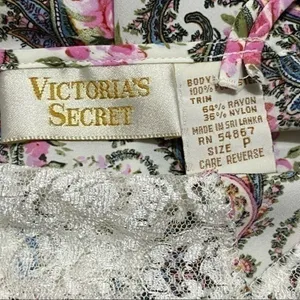 Victoria’s Secret Women’s Size P XS Vintage Paisley Printed Chemise w Cream Lace thumbnail 5