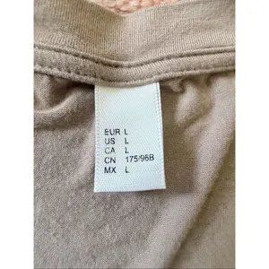 Taupe Ruffle Hem Babydoll Top Size L Soft Stretch Short Sleeve Tee thumbnail 4
