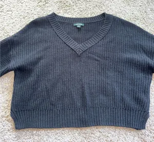 Wild Fable - Cropped V Neck Sweater - M, Black thumbnail 1