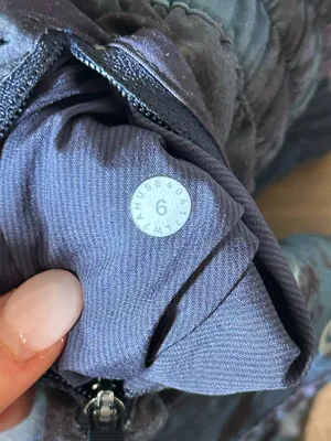 Lululemon Tracker Short V 4" Radiant Multi / Midnight Navy 6 thumbnail 4