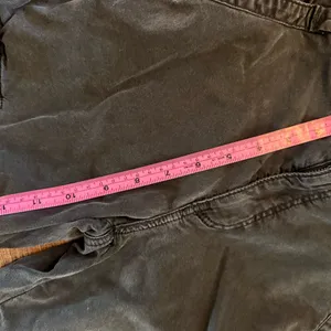 American Eagle Faded Black Baggy Cargo Jeans Stretch Size 8 Short thumbnail 8