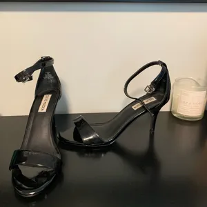 Steve Madden Black Patent Leather Heels thumbnail 11