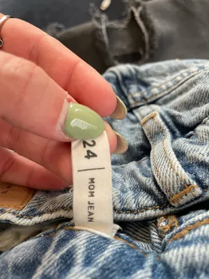 PacSun Mom High-Waisted Jeans thumbnail 3