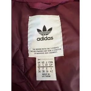 Adidas Originals Trefoil Embossed Burgundy Puffer Jacket Women’s Small thumbnail 3