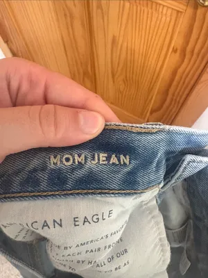 American Eagle Size 4 Distressed Mom Jeans thumbnail 6