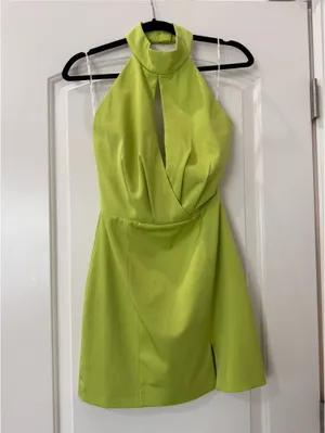 Elliatt Mini Halter Green Dress  thumbnail 2