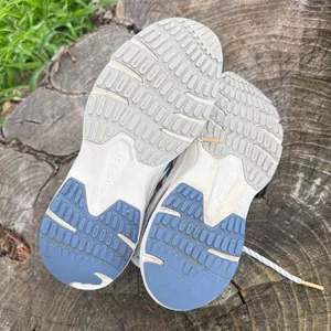 Adidas Womens 90s Valasion Running Shoes size 8 thumbnail 7