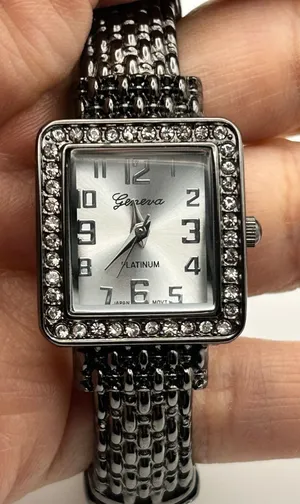 Geneva Platinum Women’s Fashion Watch Working New Battery thumbnail 1