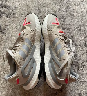 Adidas Tennis Shoes thumbnail 3