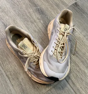On Cloud Nova Form Sneaker Lavender/Fawn Women's 8 Casual Running thumbnail 1