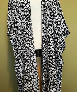 Brandy Melville Floral Kimono thumbnail 1