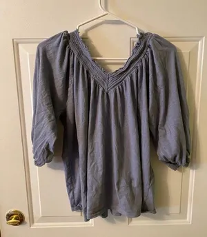 Maurices Blue Peasant gathered V neck top size x Large thumbnail 2
