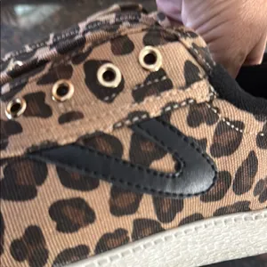 Tretorn Nylite women's Leopard Print Slip-On Sneakers Leopard W8 thumbnail 10
