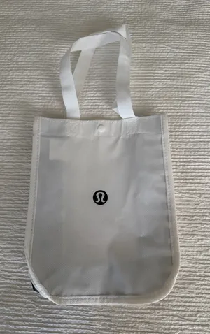 Lululemon empty shopping bag thumbnail 1