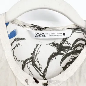 ZARA Womens Abstract Face Graffiti Print Artsy Viscose Button Down Shirt Size L thumbnail 3