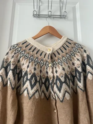 H&M Sweater thumbnail 3