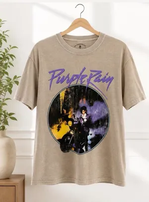 Title 🎸 Official Prince Estate 'Purple Rain' Vintage Graphic T-Shirt - Beige/Tan (Size M/L) ☔️🏍️ thumbnail 3