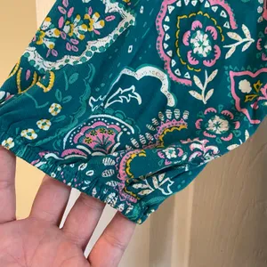 Crown & Ivy PL Paisley 3/4 Sleeve Peasant Top thumbnail 5