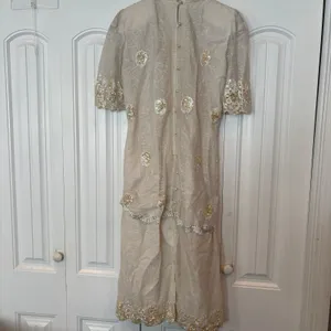 Floral and Sequin Wedding Dress Size Small‎ thumbnail 2