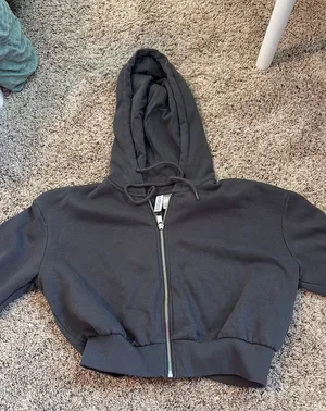 H&M gray cropped jacket thumbnail 1