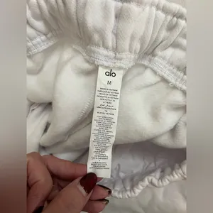 ALO NWOT Yoga Accolade White Joggers Size M Oversized New Without Tags thumbnail 5