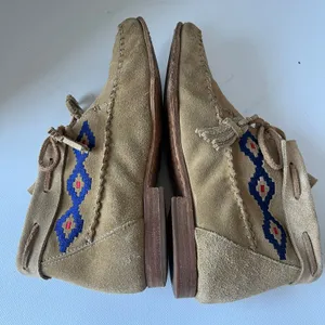 Soludos Suede Moccasin Womens Boots Sz 7 Boho Southwestern Embroidered Festival thumbnail 5