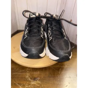 Nike Ryz 365- Women's‎ Sneaker - Size 9.5 Black White thumbnail 2
