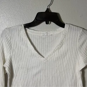 GAP‎ Women White Cream Ribbed Long Sleeve V-Neck Top Minimalist size XS thumbnail 3