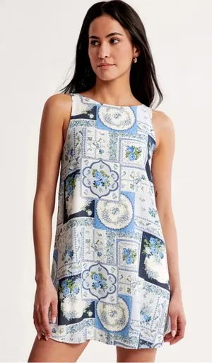 Abercrombie & Fitch Floral Patchwork Crinkle Swing Mini Dress in Large thumbnail 1
