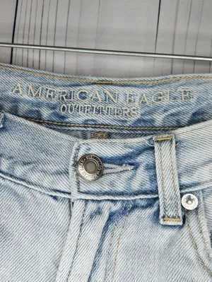 American Eagle Outfitters High-Rise Light Wash Y2K 90's Style Mom Jeans thumbnail 4