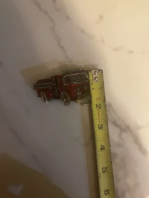 Vintage Men's Belt Buckle Red Fire Engine Fighting Metro Fire Dept. America 1981 thumbnail 4