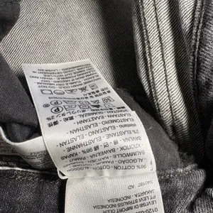 Levis 711 Skinny Jeans‎ Womens 26x28 Distressed Faded Black Denim Pants Grunge thumbnail 11
