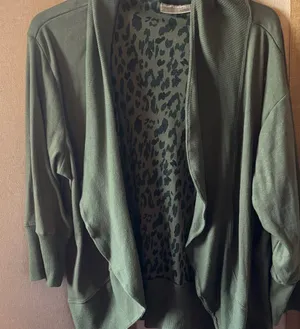 FINAL MARKDOWN Allyson Whitmore Green open front flyaway jacket 2x thumbnail 1